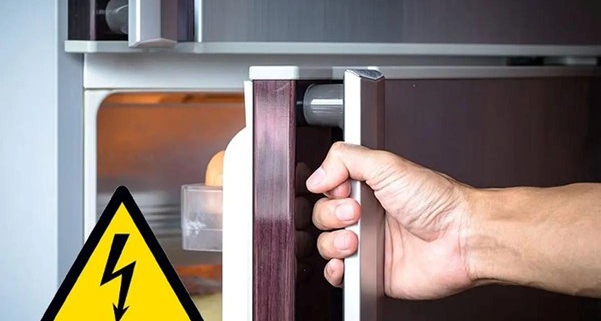 علت برق داشتن بدنه یخچال سامسونگ